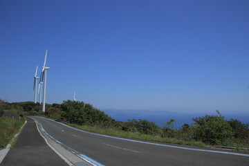 愛媛県　佐田岬半島に立つ風車
