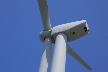 愛媛県　佐田岬半島に立つ風車