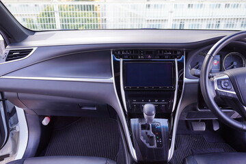 SUV,運転席,後部座席視点,ハンドル,カーナビ, 車内, 室内