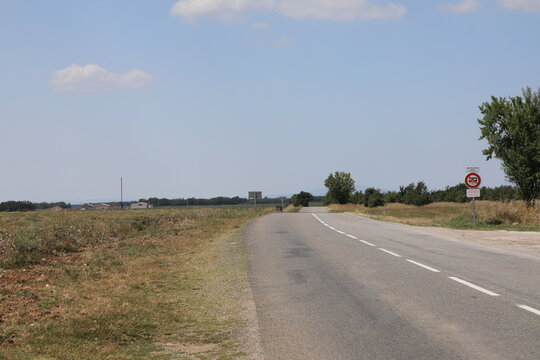 Stra&szlig;e in der Provence