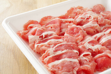 豚肉　肩ロース　切り落とし