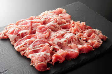 豚肉　肩ロース　切り落とし