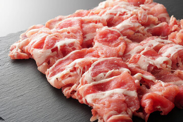 豚肉　肩ロース　切り落とし