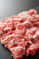 豚肉　肩ロース　切り落とし