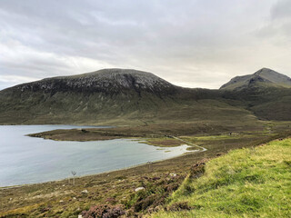 Fototapeta premium A view of the Isle of Skye in Scotland on a cloudy day