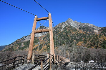 秋の上高地　明神橋　