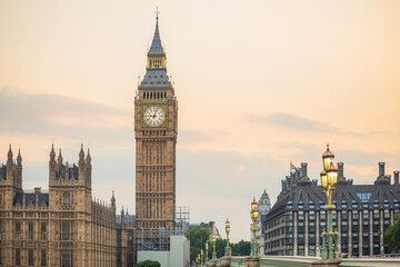 Obraz premium London Skyline At Sunset With Big Ben And Parliament Buildings Along Westminster Bridge