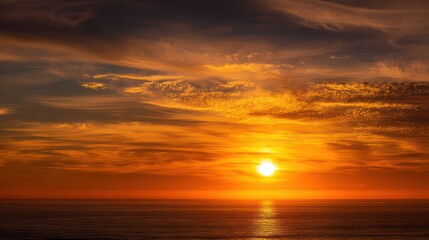 Obraz premium Serene sunset atmosphere on ocean waters