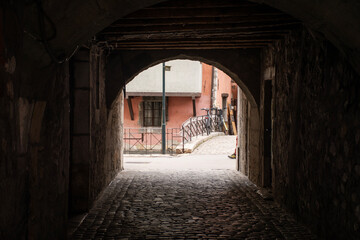 Obraz premium Old tunnel walkway in historic medieval house in the center of Annecy in France