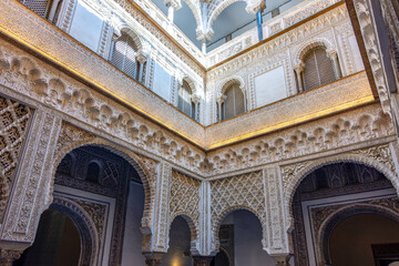 Obraz premium Dolls courtyard in Peter's palace of Seville Alcazar, Spain