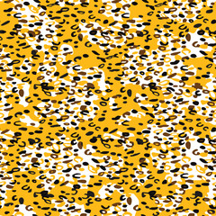 Full Seamless gold leopard cheetah skin pattern with bold spots. Natural cover texture print for fashion fabric and decor. Luxury stylish animal background.