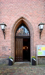 Seebad Ueckerm&uuml;nde, West-Portal der St. Marienkirche