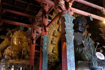 東大寺の大仏と虚空蔵菩薩像　奈良県
