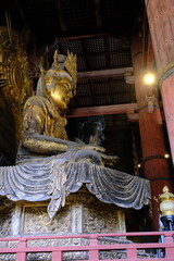 東大寺の大仏と虚空蔵菩薩像　奈良県