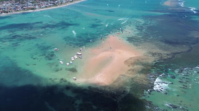 VER&Atilde;O EM CABEDELO EM AREIA VERMELHA 2026, MAR LINDA E BEM AZUL COM JET SKIR, BARCOS, LOTADO DE BARCOS E O MAR MUITO AZUL LINDO DE SE VER (Summer in Cabedelo, Areia Vermelha 2026, beautiful and very b)