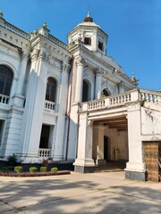 Majestic White Colonial-Era Building with Dome and Classical Architecture