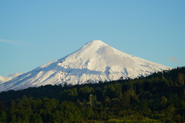 View of the Villarrica volcano from the city © Lecaros fotografíx77