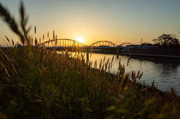 綺麗な夕焼けの川の風景
