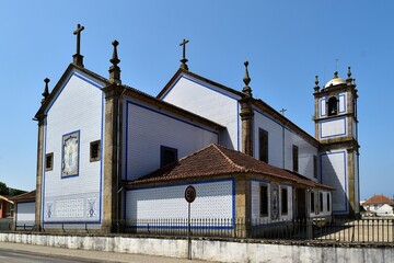 Vue arri&egrave;re de l&rsquo;&eacute;glise Sainte Marie de V&aacute;lega au Portugal