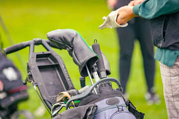Bag for golf set club on course