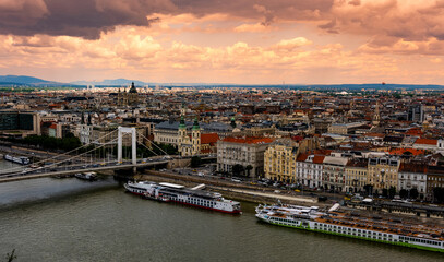 Fototapeta premium Amazing View Of The Central Part Of Budapest At Sunset With The Main Attractive Places Of The City