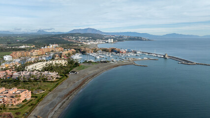 Vista a&eacute;rea de la pedan&iacute;a de Sotogrande en la provincia de C&aacute;diz, Espa&ntilde;a