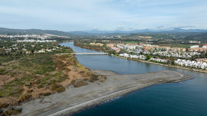 Playa del Estuario del río Guadiaro en Sotogrande, Andalucía © Antonio ciero