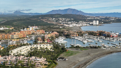 Fototapeta premium vistas del puerto de Sotogrande en el término municipal de San Roque, España