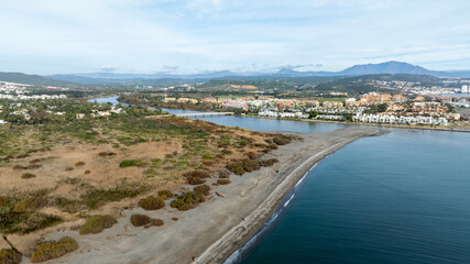 Playa del Estuario del r&iacute;o Guadiaro en Sotogrande, Andaluc&iacute;a