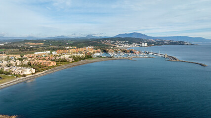 Vista a&eacute;rea de la pedan&iacute;a de Sotogrande en la provincia de C&aacute;diz, Espa&ntilde;a