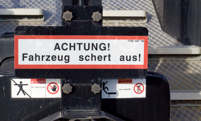 Warnhinweis Baumaschine 7