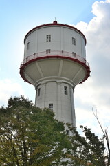 秋の水道公園と水道塔の風景（新潟県長岡市）