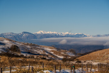 霧ヶ峰高原車山湿原散策道から朝の乗鞍岳