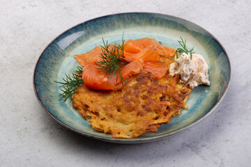 Kartoffelr&ouml;sti mit Graved Lachs