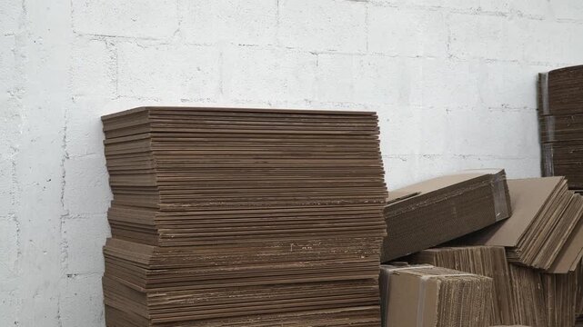 Fabrica de empaques de cart&oacute;n y tarimas de madera para log&iacute;stica industrial 