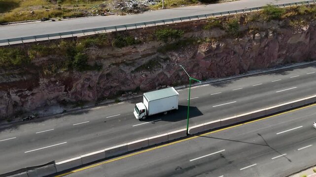 Log&iacute;stica de empaques de cart&oacute;n y tarimas de madera para log&iacute;stica industrial 