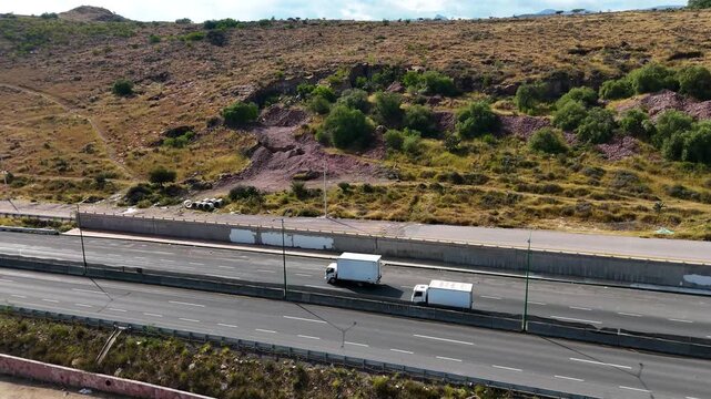 Log&iacute;stica de empaques de cart&oacute;n y tarimas de madera para log&iacute;stica industrial 