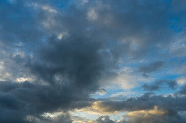 Fototapeta premium Sunset background. Beautiful sky with colorful clouds. 