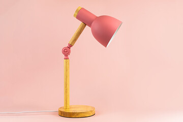  Light lamp growing in the room