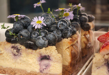 Baked Cheesecake with Crumble and Blueberries