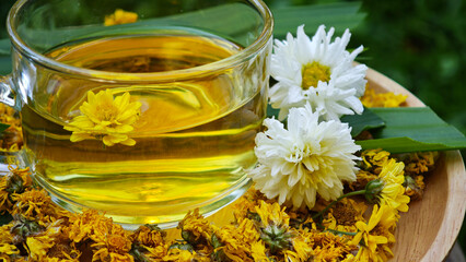 Chrysanthemum herbal tea is a healthy drink.