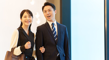 カップル　夫婦　デート　エスコート