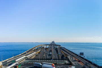 東京湾の海ほたる