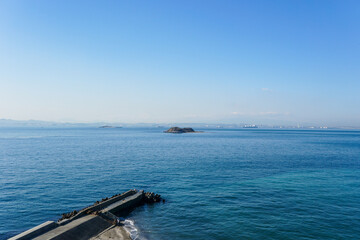 東京湾の海ほたる