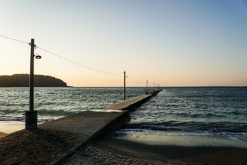 日本千葉県の岡本桟橋からの夕日