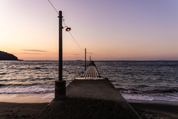 日本千葉県の岡本桟橋からの夕日