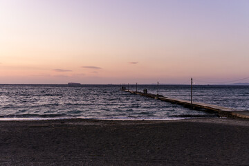 Obraz premium 日本千葉県の岡本桟橋からの夕日