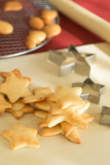 クリスマス、クッキー、ホームメイドクリスマススイーツ、手作り、クリスマスのお菓子、型抜き、冬休み、日本のクリスマス、ホームメイドクッキー、積み上げ