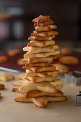 クリスマス、クッキー、ホームメイドクリスマススイーツ、手作り、クリスマスのお菓子、型抜き、冬休み、日本のクリスマス、ホームメイドクッキー、積み上げ