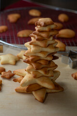 クリスマス、クッキー、ホームメイドクリスマススイーツ、手作り、クリスマスのお菓子、型抜き、冬休み、日本のクリスマス、ホームメイドクッキー、積み上げ